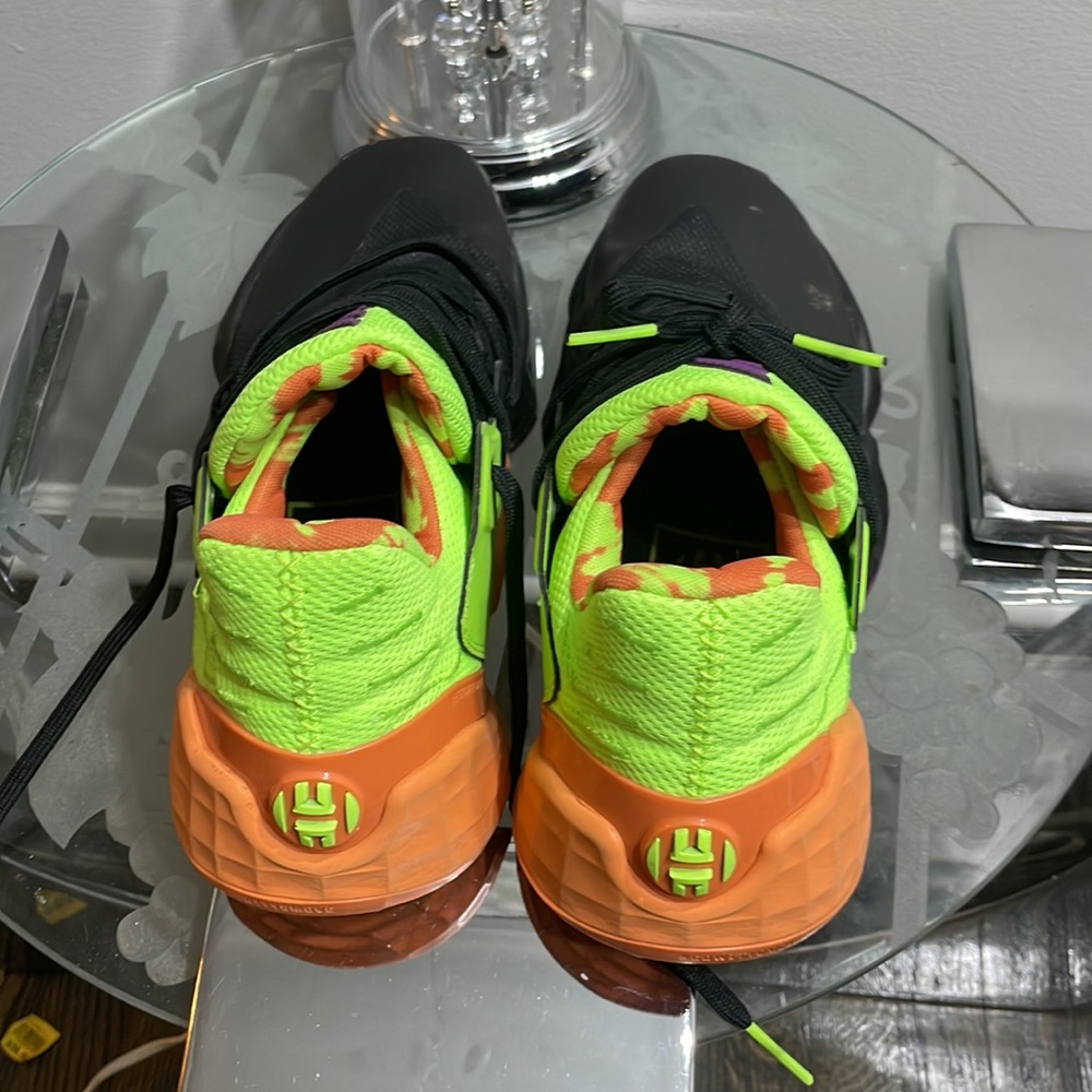 Adidas Harden Volume 4 View 3